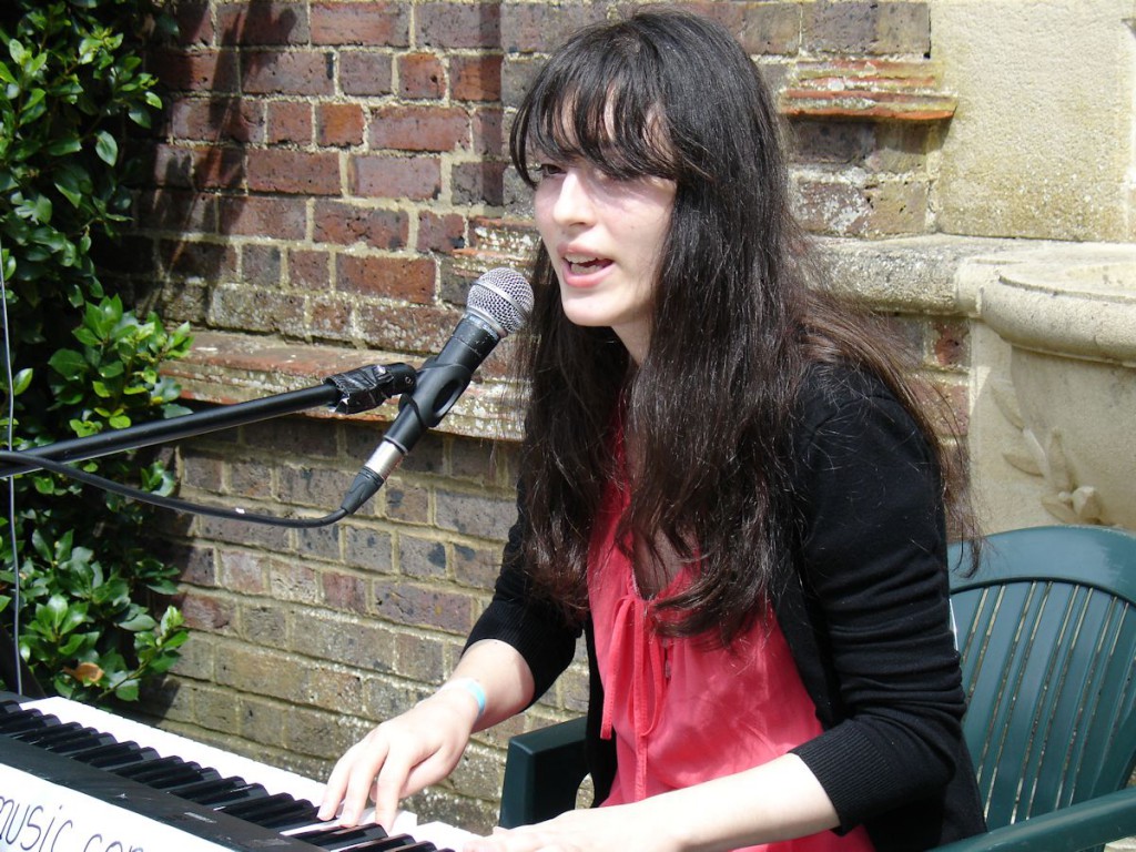 ;singer-songwriter Jewelia at Staycation Live 2014 / Keith Parkins